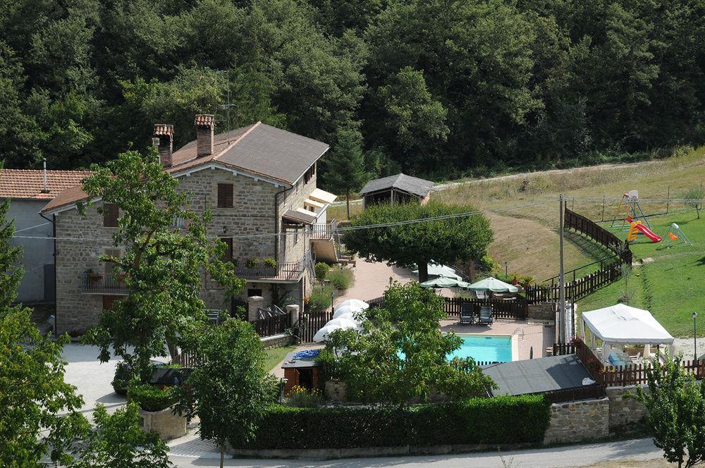 Agriturismo Ponte Di Riocchio غوبيو المظهر الخارجي الصورة