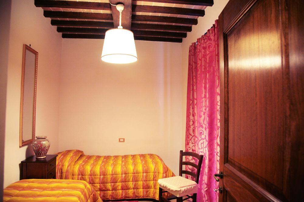 Agriturismo Ponte Di Riocchio غوبيو المظهر الخارجي الصورة