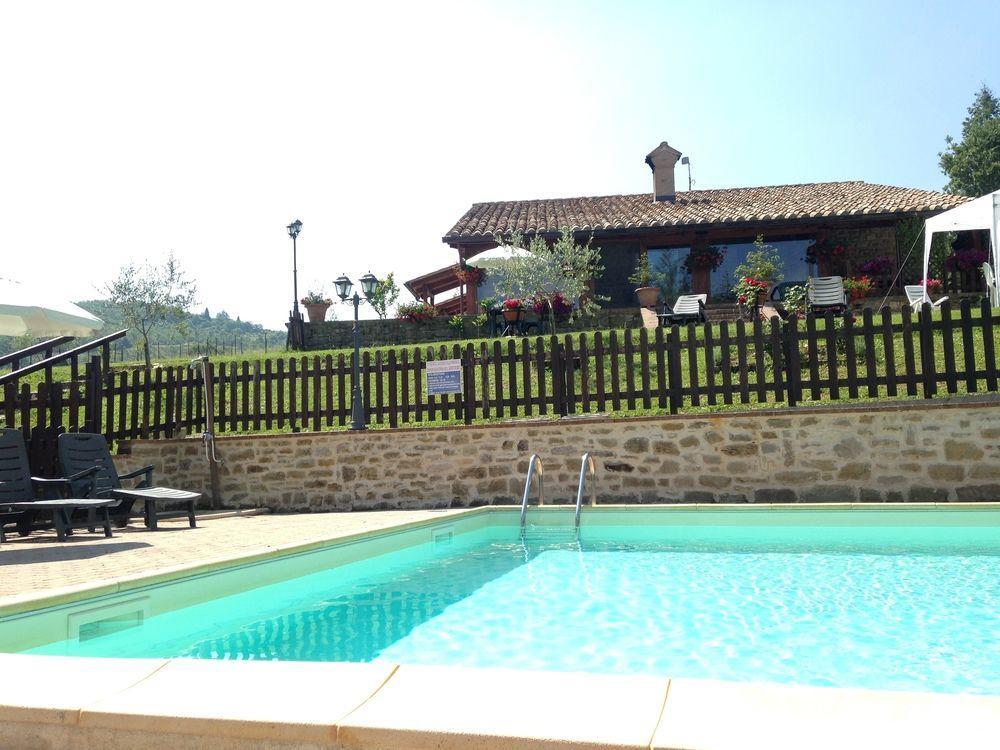Agriturismo Ponte Di Riocchio غوبيو المظهر الخارجي الصورة