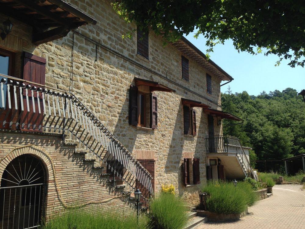 Agriturismo Ponte Di Riocchio غوبيو المظهر الخارجي الصورة