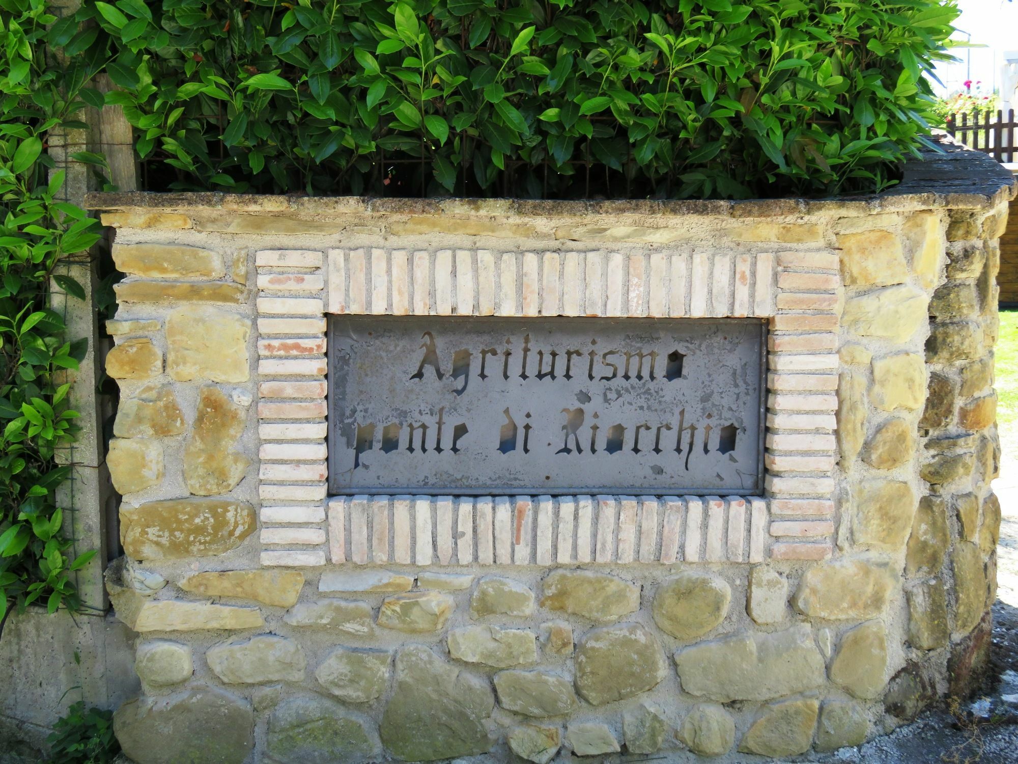 Agriturismo Ponte Di Riocchio غوبيو المظهر الخارجي الصورة