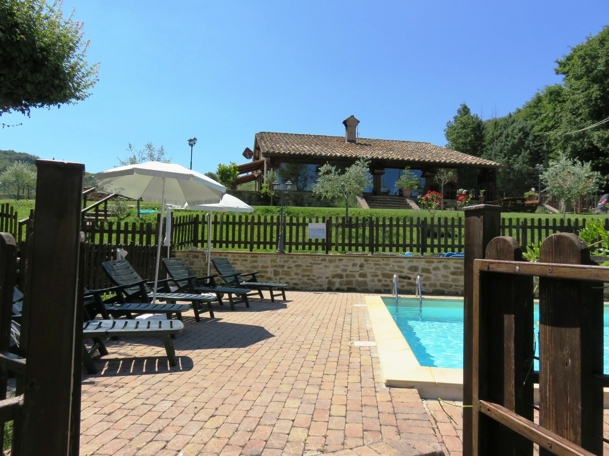 Agriturismo Ponte Di Riocchio غوبيو المظهر الخارجي الصورة