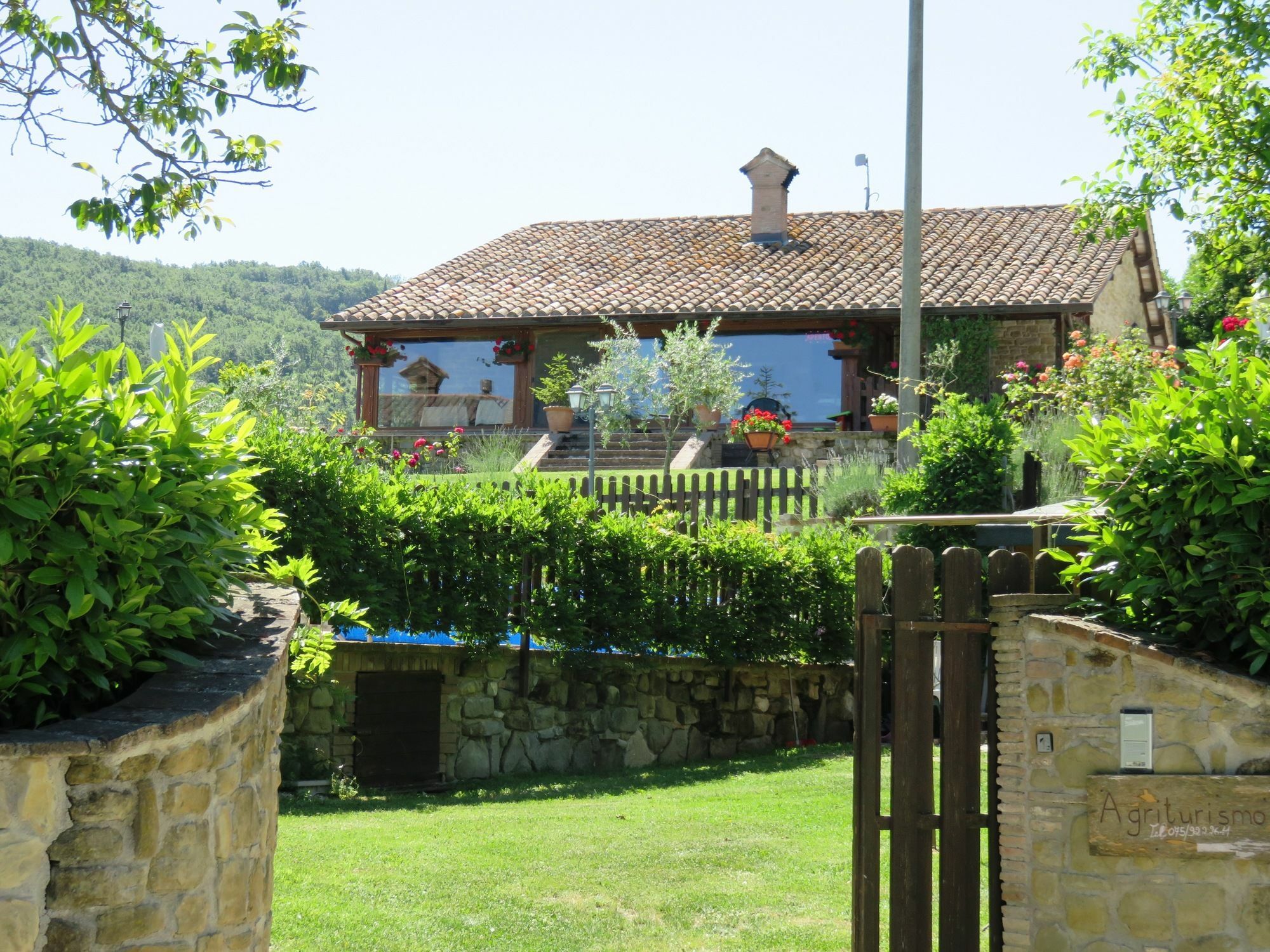 Agriturismo Ponte Di Riocchio غوبيو المظهر الخارجي الصورة